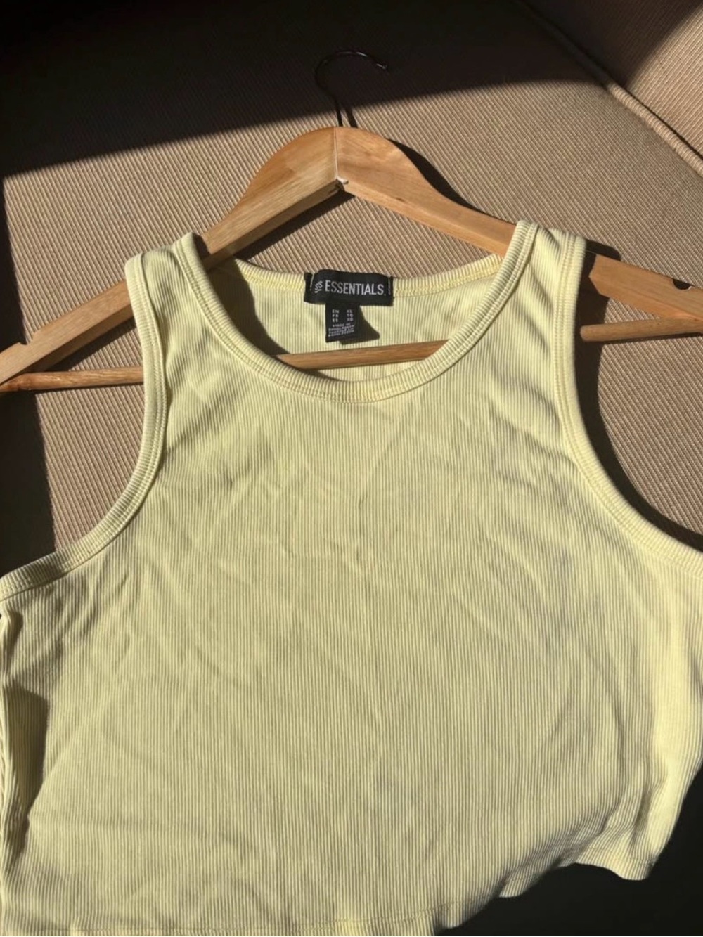 5 ESSENTIALS Ribbed Cropped Tank - Picture 5 of 5